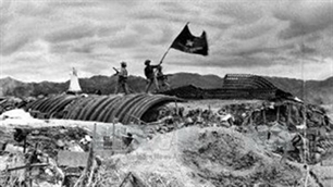 ສະເຫຼີມສະຫຼອງ 58 ປີແຫ່ງວັນໄຊຊະນະປະຫວັດສາດ ດ້ຽນບຽນຟູ໋